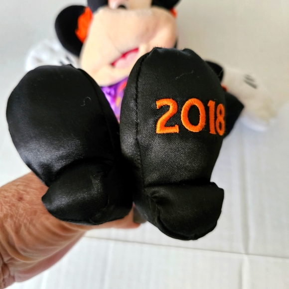 Disney 2018 Halloween plush Minnie Mouse witch 16" toy character collectible - Picture 7 of 12